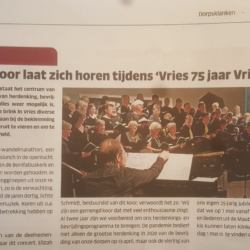 2022-Charmantykoor-laat-zich-horen-tijden-Vries-75-jaar-vrij-artikel-in-Dorpsklanken-28-4-2022-1